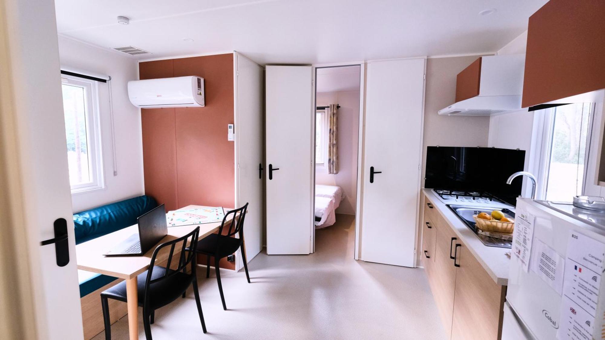 Camping De La Vallee Heureuse Orgon Eksteriør billede