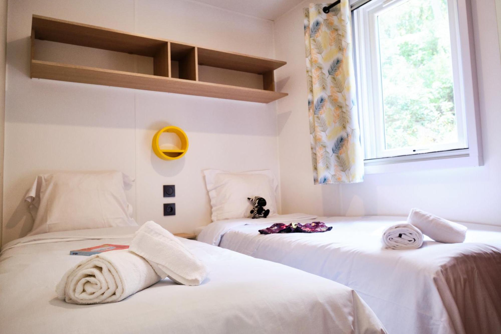 Camping De La Vallee Heureuse Orgon Eksteriør billede